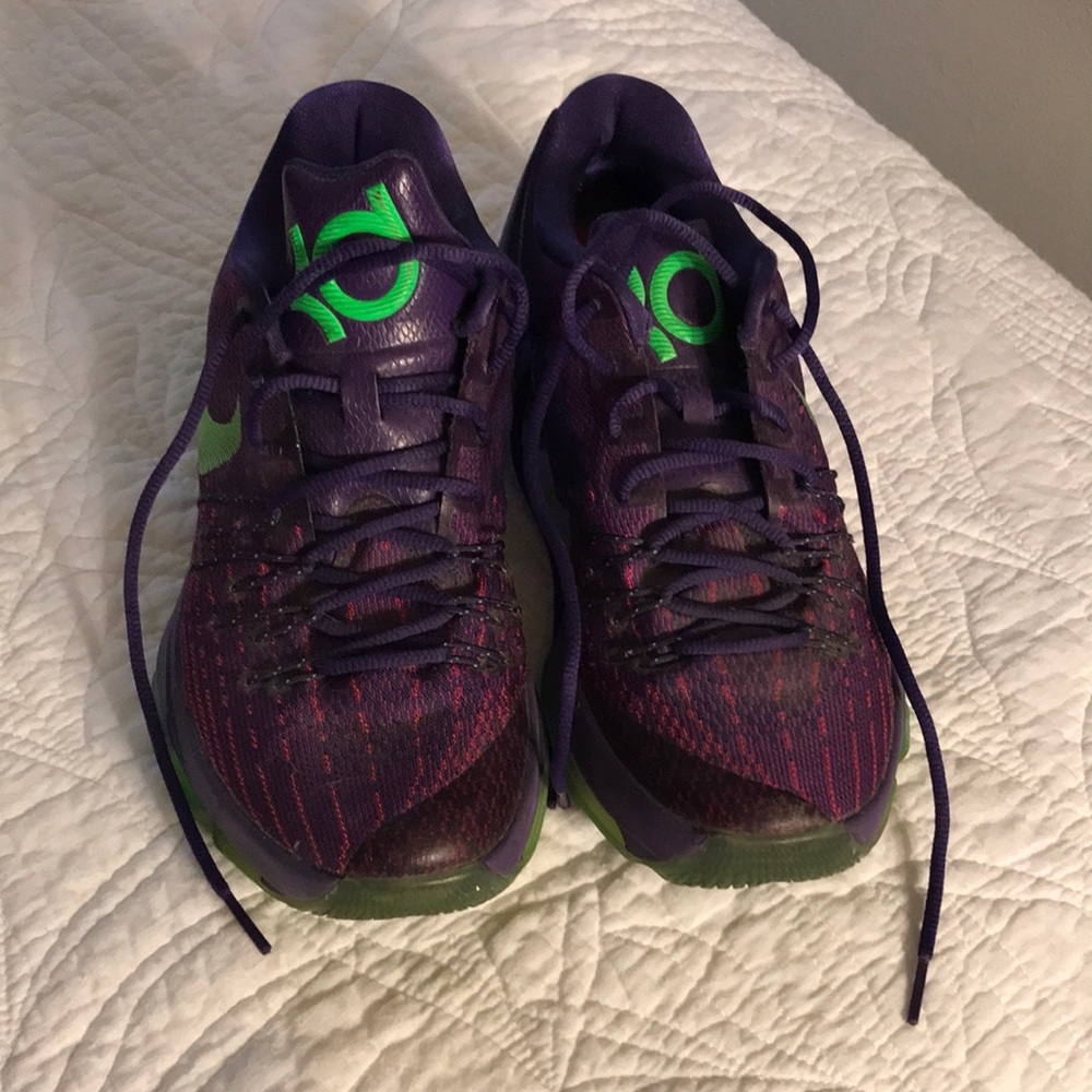 Nike women sport shoes.